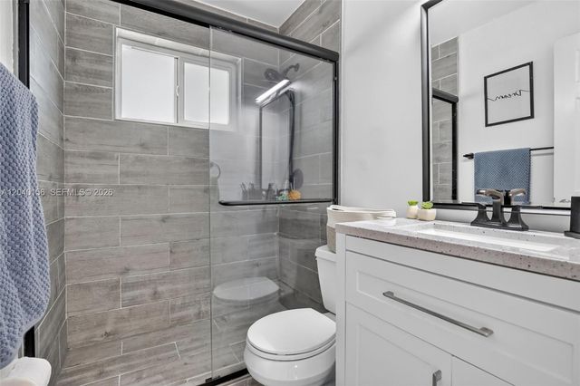 2220 N 40th Avenue, Hollywood, FL 33021