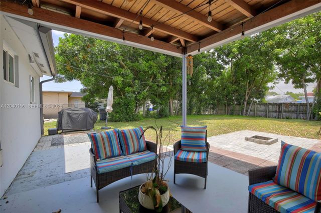 2220 N 40th Avenue, Hollywood, FL 33021
