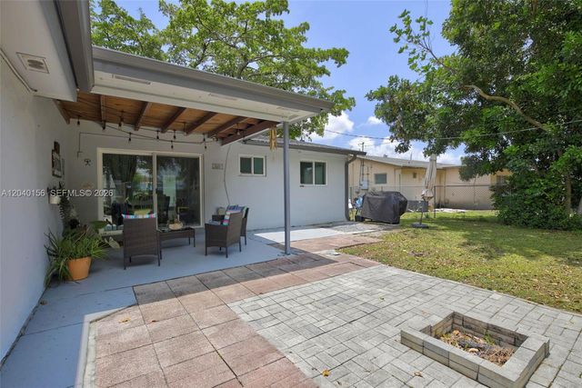 2220 N 40th Avenue, Hollywood, FL 33021
