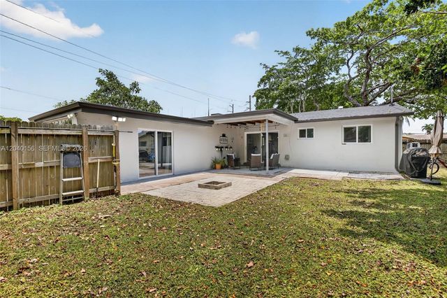 2220 N 40th Avenue, Hollywood, FL 33021