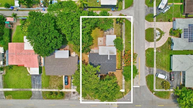 2220 N 40th Avenue, Hollywood, FL 33021