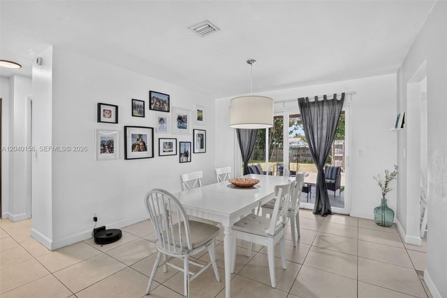 2220 N 40th Avenue, Hollywood, FL 33021
