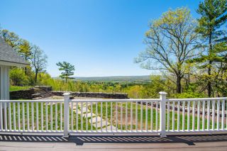 43 Prattling Pond Road, Farmington, CT 06032