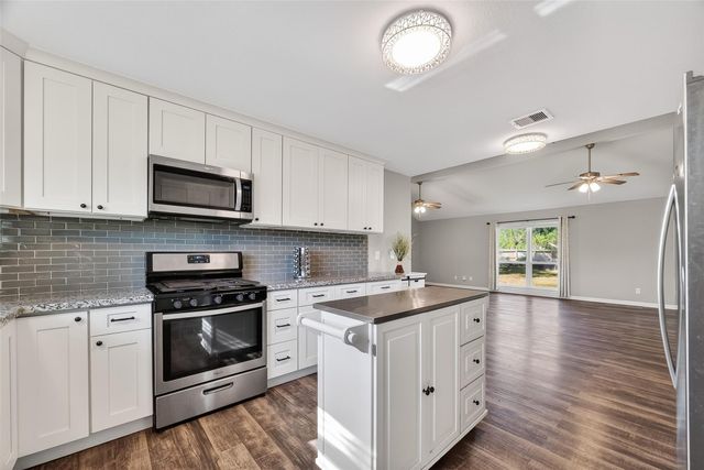 12430 Eiker Road, Brookside, TX 77581