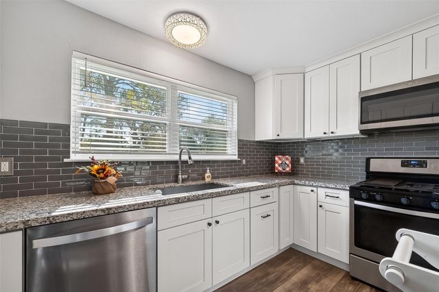 12430 Eiker Road, Brookside, TX 77581