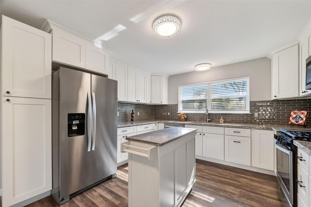 12430 Eiker Road, Brookside, TX 77581