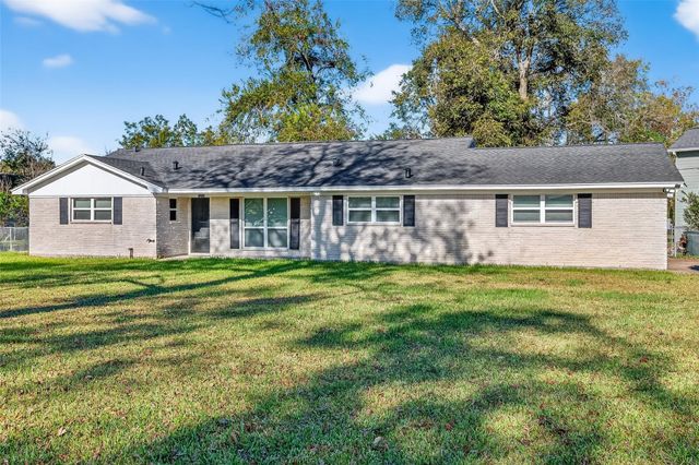 12430 Eiker Road, Brookside, TX 77581