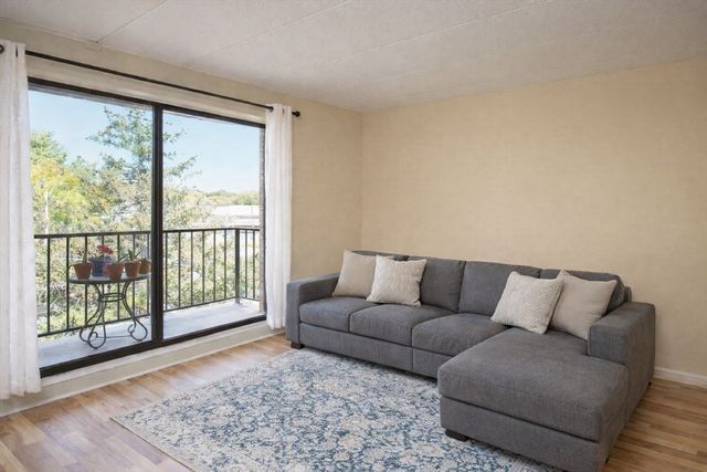 30 High St 303, Dedham, MA 02026