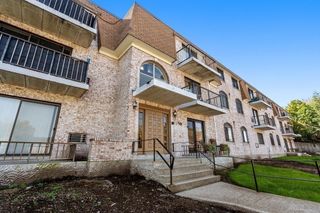 30 High St 303, Dedham, MA 02026