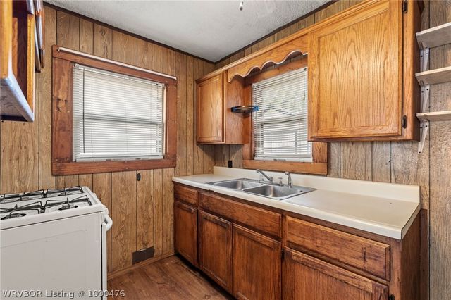 1422 N 36th Street, Fort Smith, AR 72904