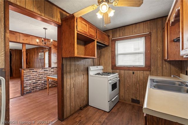 1422 N 36th Street, Fort Smith, AR 72904