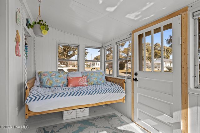 220 Hill Street, Cedar Point, NC 28584