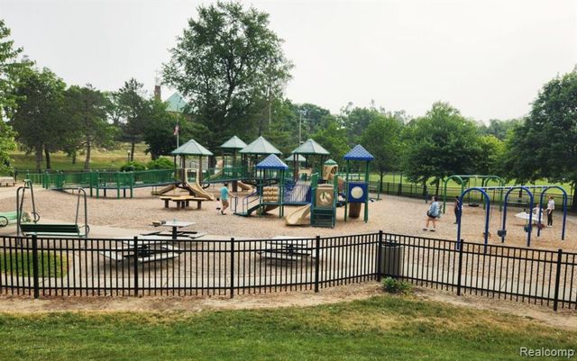 33566 Baldwin, Farmington Hills, MI 48336