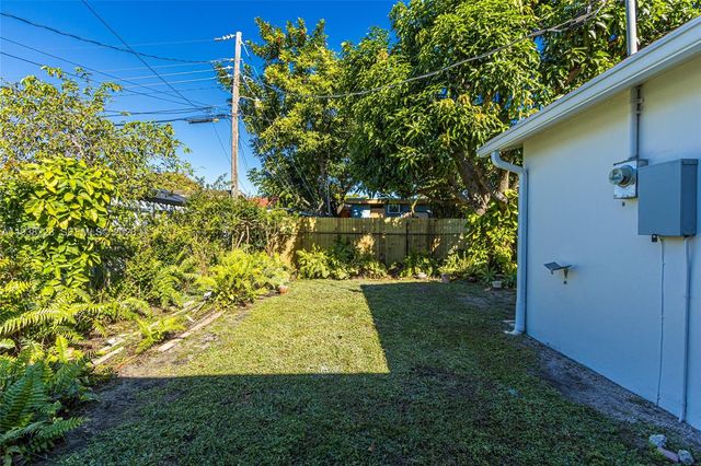 2301 NW 42nd Ave, Lauderhill, FL 33313