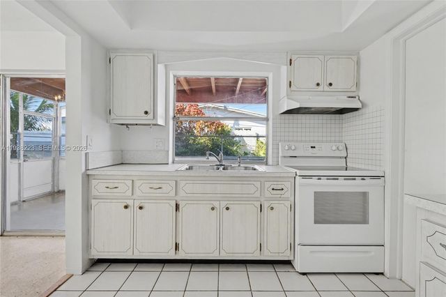 2301 NW 42nd Ave, Lauderhill, FL 33313