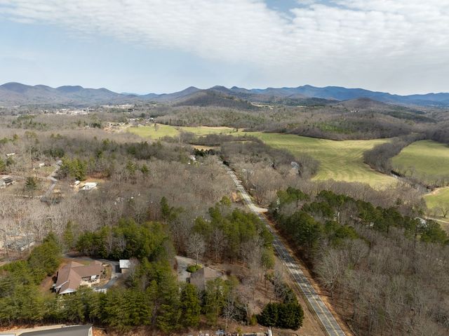102 Hickory Ridge, Blairsville, GA 30512
