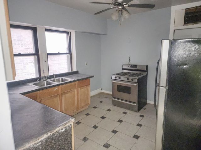 5417 W Van Buren Street, Chicago, IL 60644