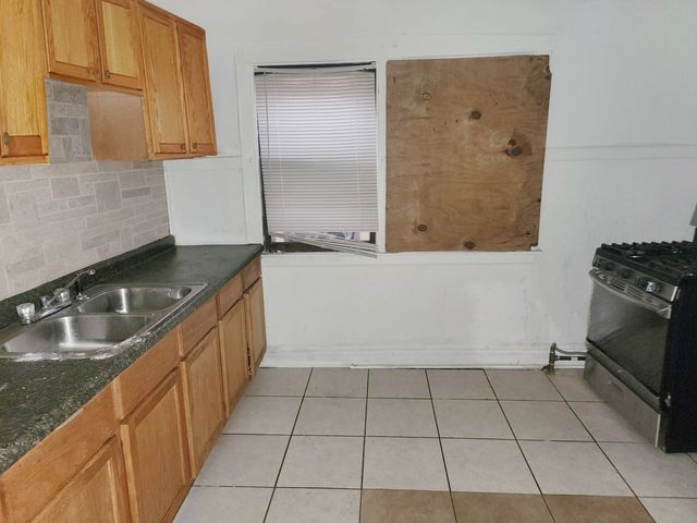 5417 W Van Buren Street, Chicago, IL 60644