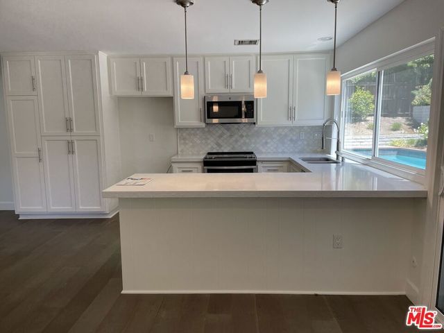 22634 Town Crier Road, Calabasas, CA 91302