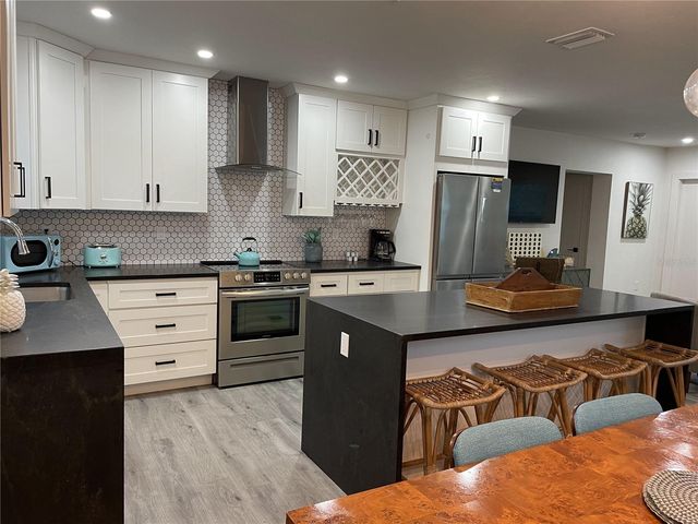 1920 MORRILL STREET Pineapple, Sarasota, FL 34236