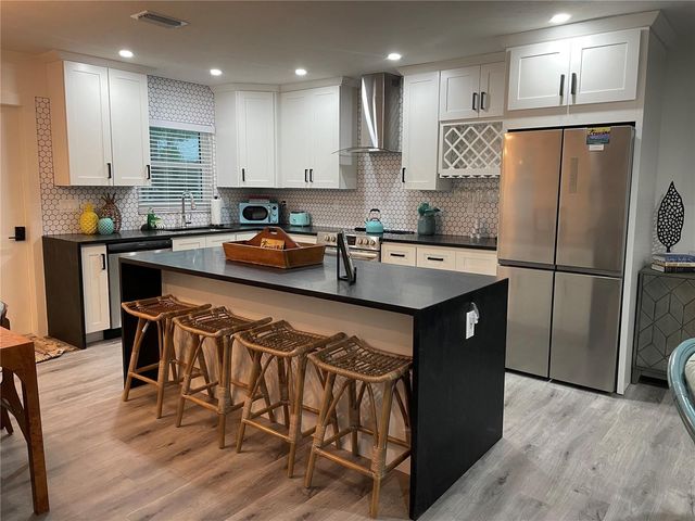 1920 MORRILL STREET Pineapple, Sarasota, FL 34236