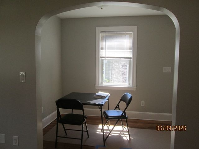 535 Shirley Ave, Somerset, MA 02725