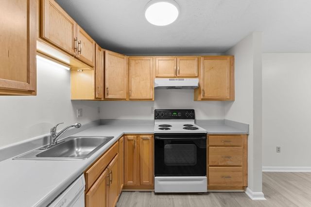 35 Eagle Ave 7, Brockton, MA 02301