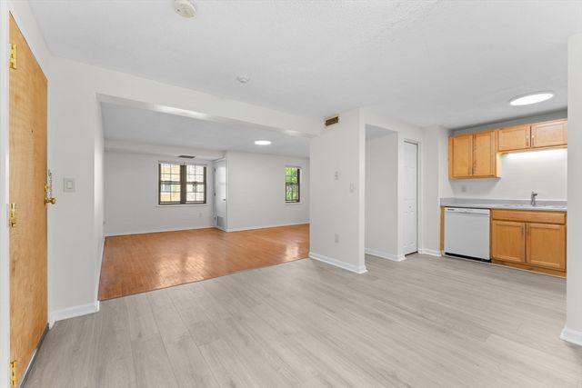 35 Eagle Ave 7, Brockton, MA 02301