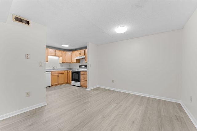 35 Eagle Ave 7, Brockton, MA 02301