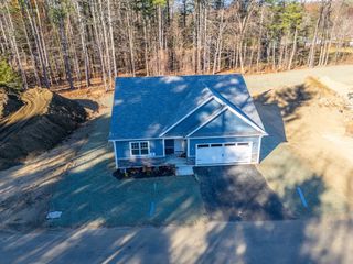 17 Nicols Way 17, Easthampton, MA 01027
