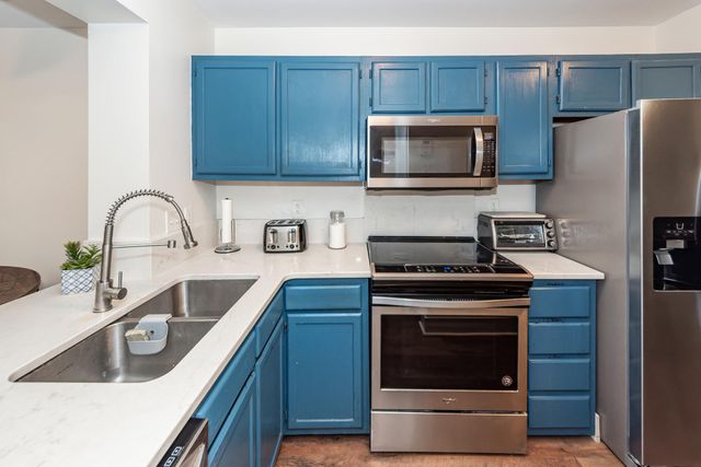 8483 Yadkin Circle Apt L, North Charleston, SC 29406