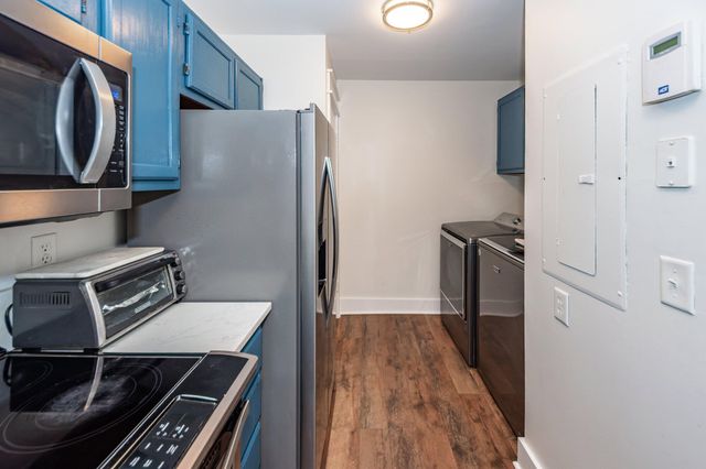 8483 Yadkin Circle Apt L, North Charleston, SC 29406