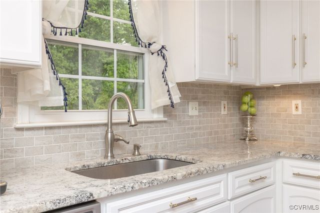 5802 Laurel Trail Ct, Midlothian, VA 23112
