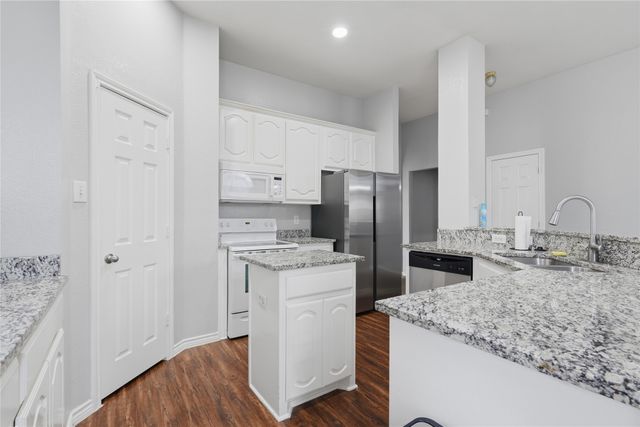 1700 Wylie Creek Drive, Desoto, TX 75115