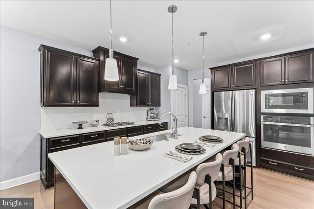 235 W PONDS EDGE DR, Media, PA 19063