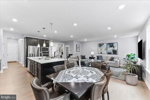 235 W PONDS EDGE DR, Media, PA 19063