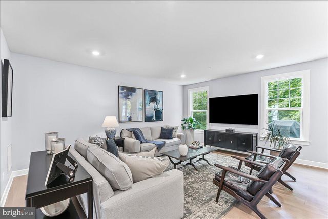 235 W PONDS EDGE DR, Media, PA 19063