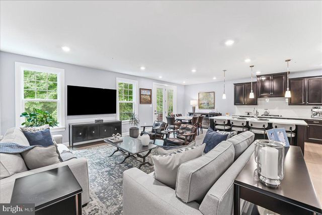 235 W PONDS EDGE DR, Media, PA 19063