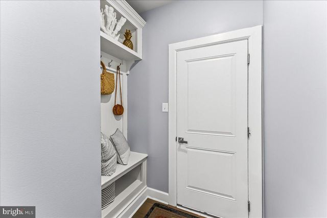 235 W PONDS EDGE DR, Media, PA 19063