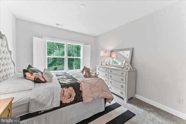 235 W PONDS EDGE DR, Media, PA 19063