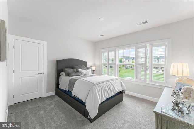 235 W PONDS EDGE DR, Media, PA 19063