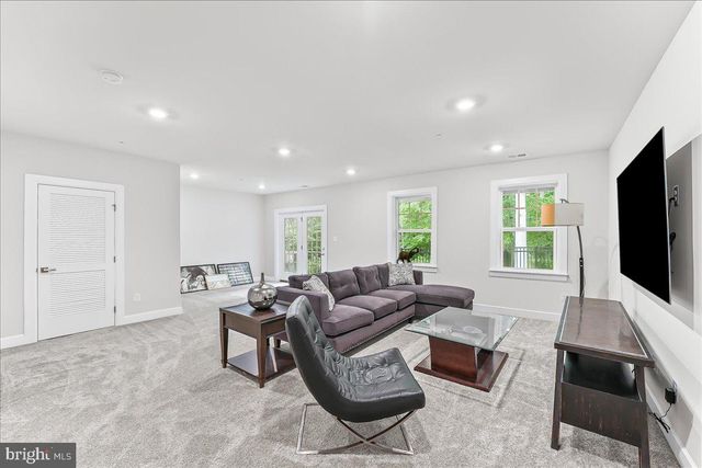 235 W PONDS EDGE DR, Media, PA 19063