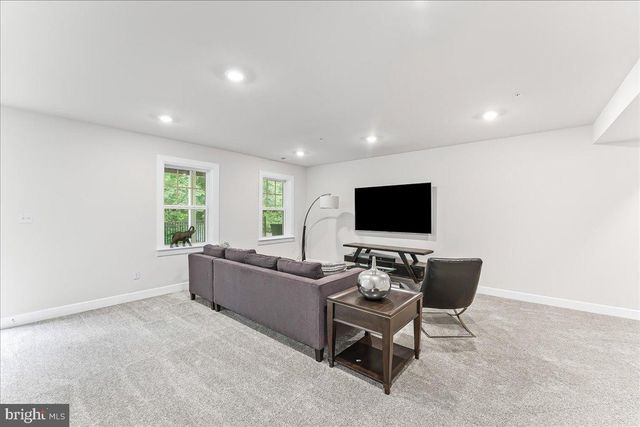 235 W PONDS EDGE DR, Media, PA 19063