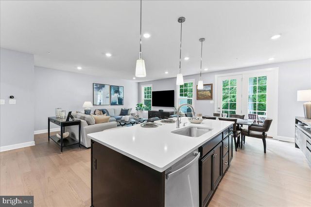 235 W PONDS EDGE DR, Media, PA 19063