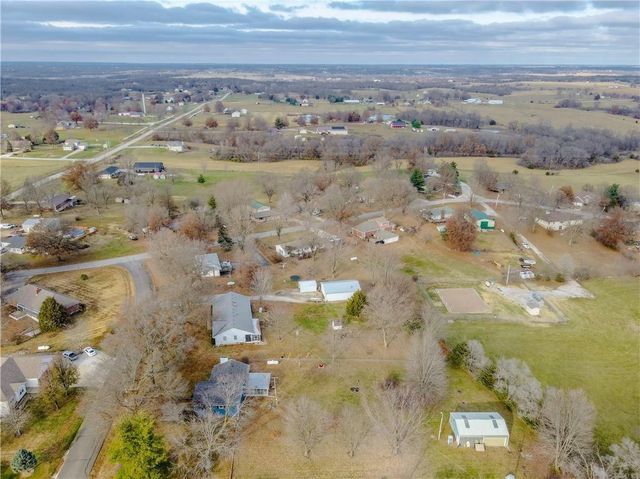 14655 Gale Road, Smithville, MO 64089