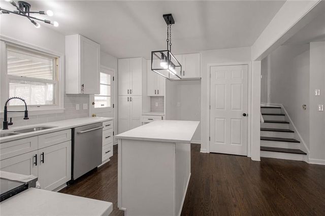 14655 Gale Road, Smithville, MO 64089