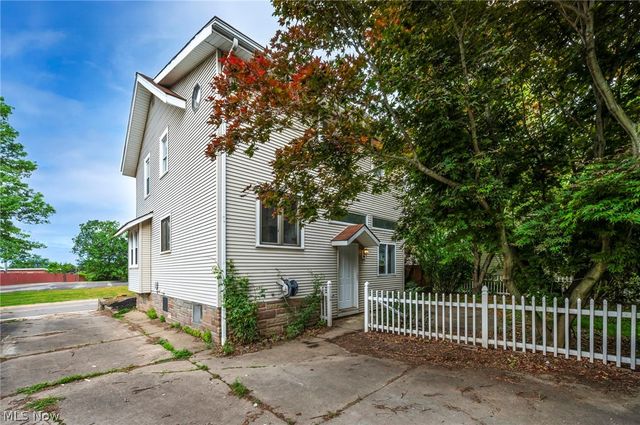 825 Dan Street, Akron, OH 44310