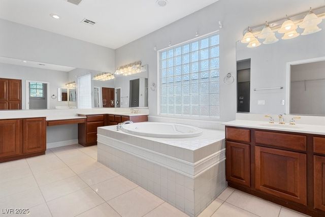 10127 Clifton Forge Avenue, Las Vegas, NV 89148