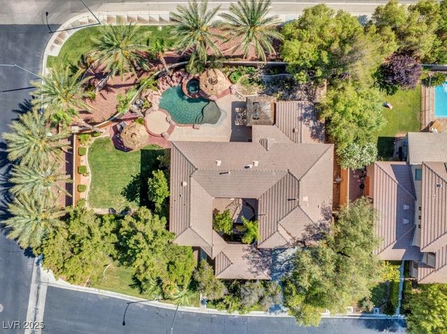 10127 Clifton Forge Avenue, Las Vegas, NV 89148