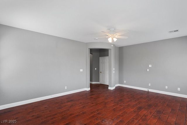 10127 Clifton Forge Avenue, Las Vegas, NV 89148